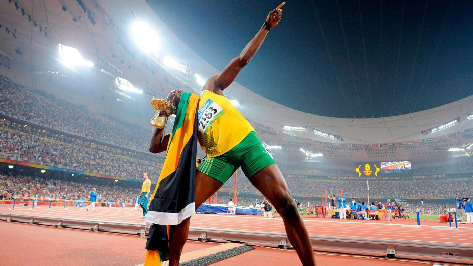 “亚戈·卡尔曼：攻防兼备的橄榄球天才，成就阿根廷美洲狮队辉煌未来”